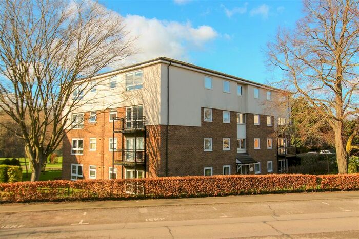 2 Bedroom Flat To Rent In Keith Park Road, Uxbridge, UB10