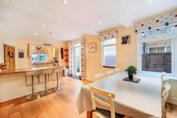 3 Bedroom Maisonette To Rent In Barmouth Road, Wandsworth, SW18