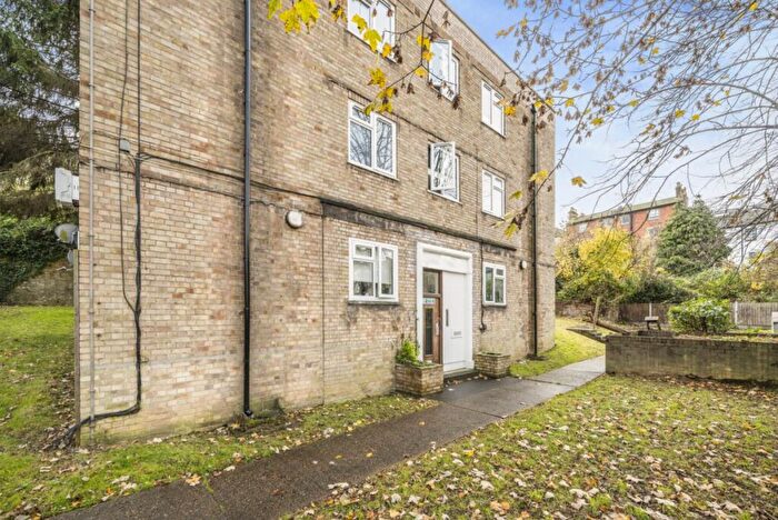 1 Bedroom Flat To Rent In Woodland Close, London, SE19
