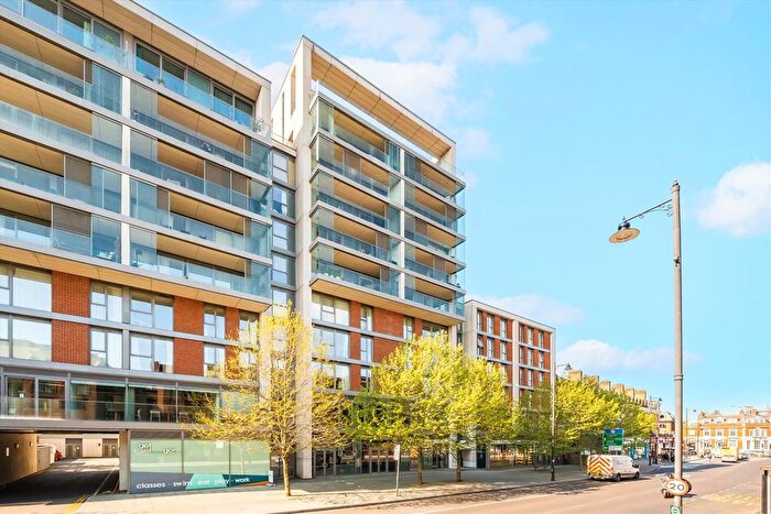 2 Bedroom Flat To Rent In Upper Richmond Road, Putney, SW15
