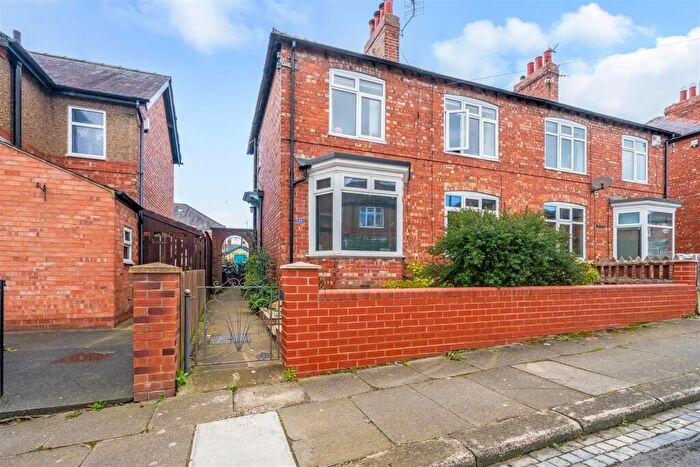 3 Bedroom Semi-Detached House For Sale In Holmlands Road, Darlington, DL3