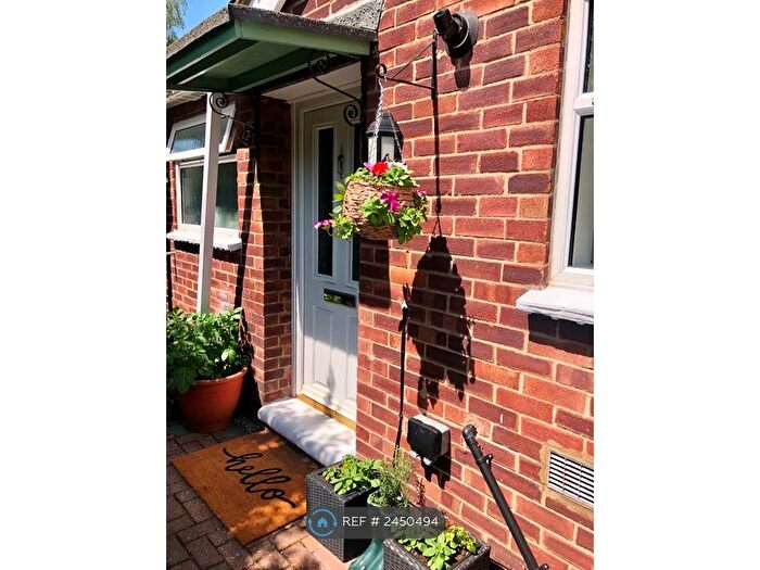 2 Bedroom Semi-Detached House To Rent In Cambridge Road, Great Shelford, Cambridge, CB22