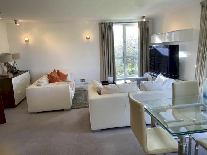 3 Bedroom Flat To Rent In Ladywood Estate, Milngavie, Glasgow, G62