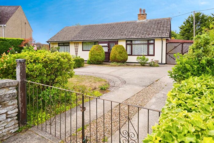 2 Bedroom Bungalow For Sale In Norris Road, Upper Arncott, Bicester, Oxfordshire, OX25