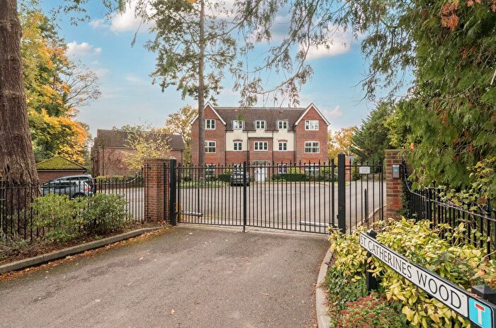 2 Bedroom Flat For Sale In St Catherines Wood, Camberley, GU15