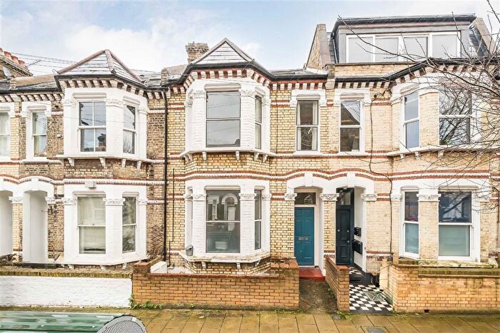 3 Bedroom Flat For Sale In Corrance Road, Brixton, SW2