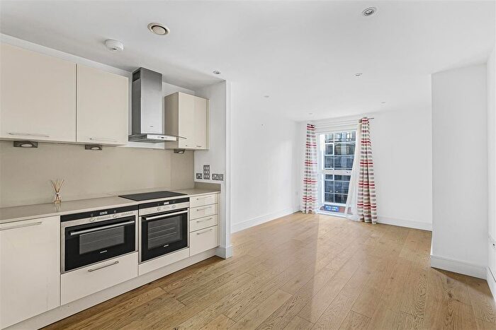 1 Bedroom Flat To Rent In Lanyard Building, River Walk, KT2