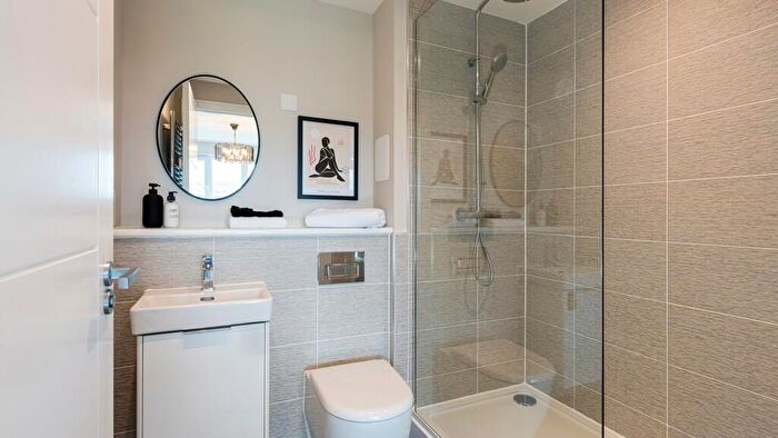 3 Bedroom Apartment For Sale In Turnhouse Road, Edinburgh, EH12