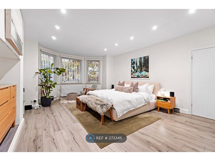 1 Bedroom Flat To Rent In King Henrys Road, London, NW3