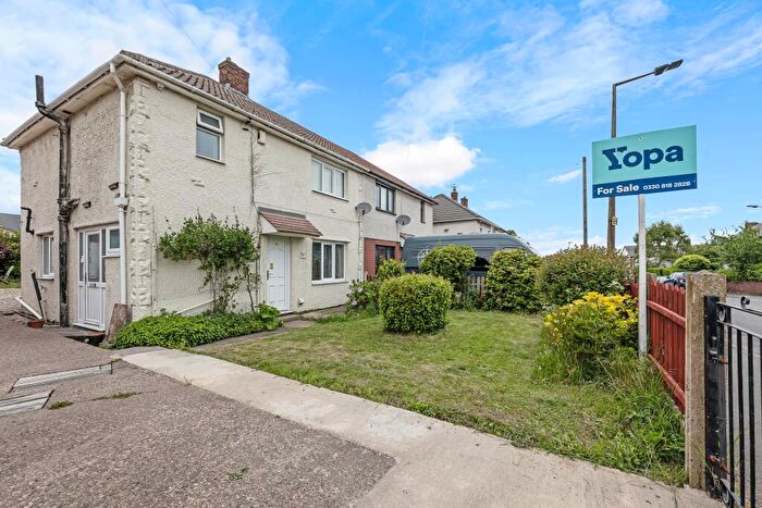 3 Bedroom Semi-Detached House For Sale In Cemetery Road, Grimethorpe, Barnsley, S72