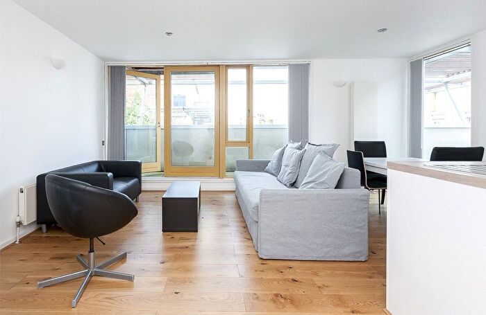 2 Bedroom Flat To Rent In Hop Street, London, SE10