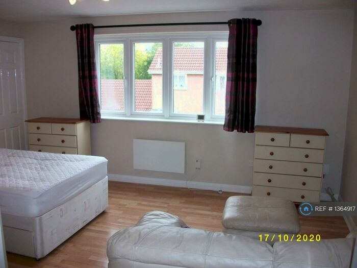 Studio To Rent In Dean Road, Southampton, SO18