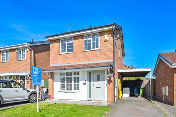 3 Bedroom Detached House For Sale In Orwell Drive, Stafford, Staffordshire, ST17