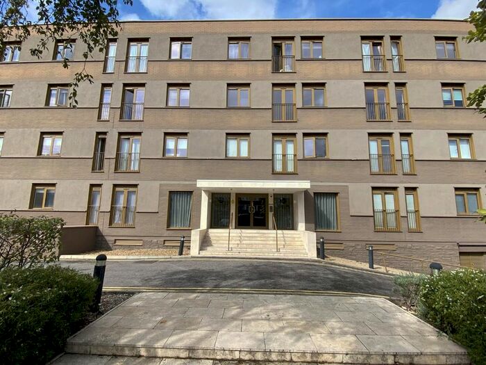 Studio To Rent In London Road, Cheam, SM3