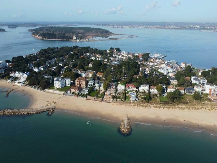 2 Bedroom Flat To Rent In Banks Road, Sandbanks, Poole, BH13