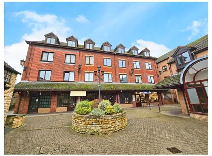 1 Bedroom Apartment To Rent In Hamblin Court, Rushden, NN10