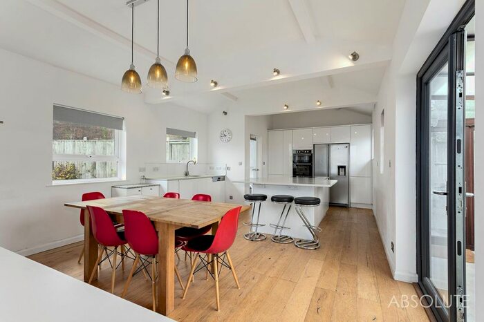 4 Bedroom Detached House To Rent In Larks Close, Shaldon, TQ14