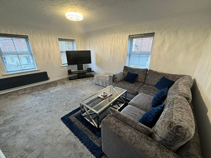 2 Bedroom Apartment For Sale In Old Dickens Heath Road, Dickens Heath, B90