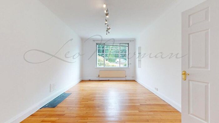 2 Bedroom Flat To Rent In Greenhalgh Walk, Hampstead Garden Suburb, N2