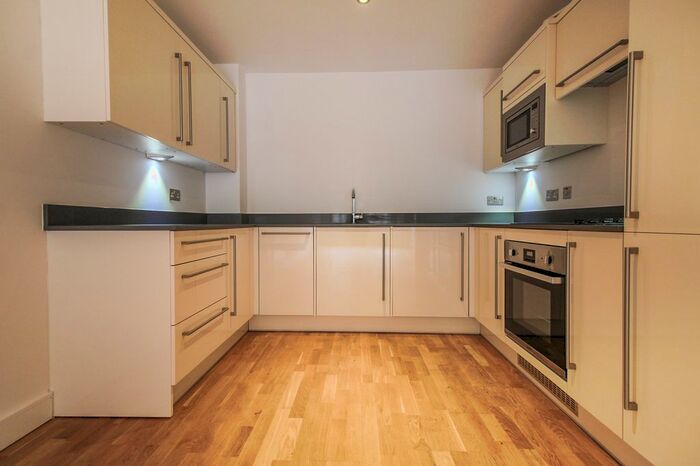 2 Bedroom Flat To Rent In Catteshall Lane, Godalming, GU7