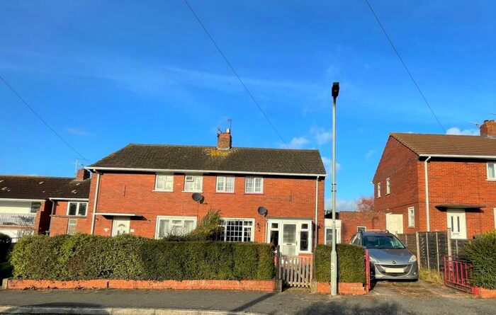 2 Bedroom House To Rent In Headland Crescent, Exeter, EX1