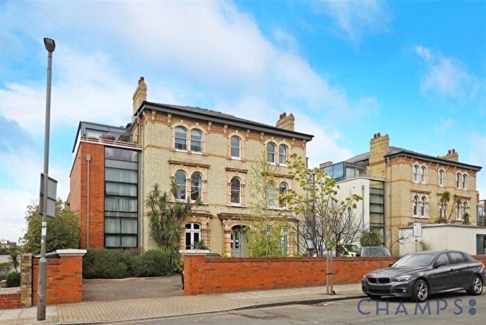 2 Bedroom Flat To Rent In Carlton Drive, London, SW15