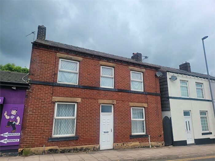 3 Bedroom Semi Detached House To Rent In Bolton Road, Bury, BL8