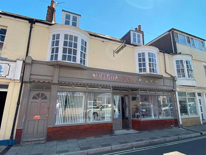 4 Bedroom Flat To Rent In Park Street, Weymouth, DT4