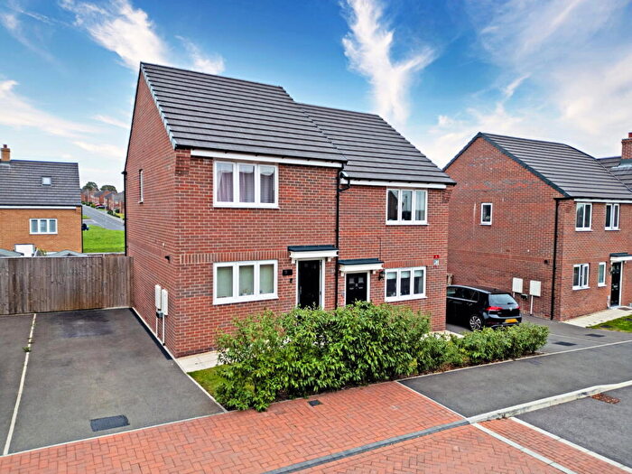 2 Bedroom Semi-Detached House For Sale In Southwaite Grove, Leeds, LS14