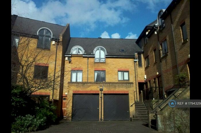 2 Bedroom Maisonette To Rent In Fowey Close, London, E1W