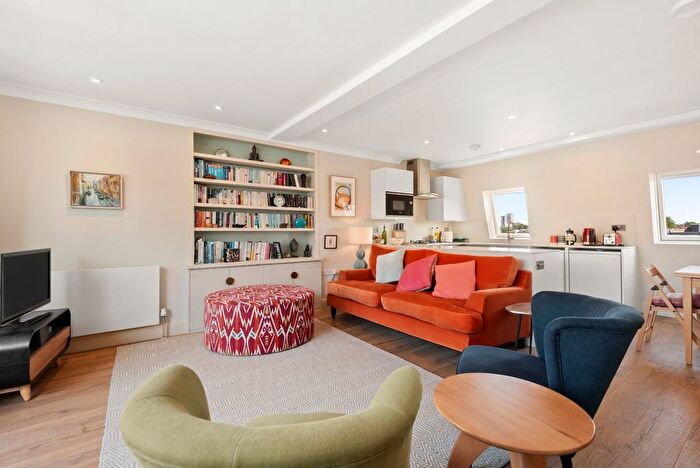1 Bedroom Terraced House To Rent In Maclise Road, Holland Park, W14