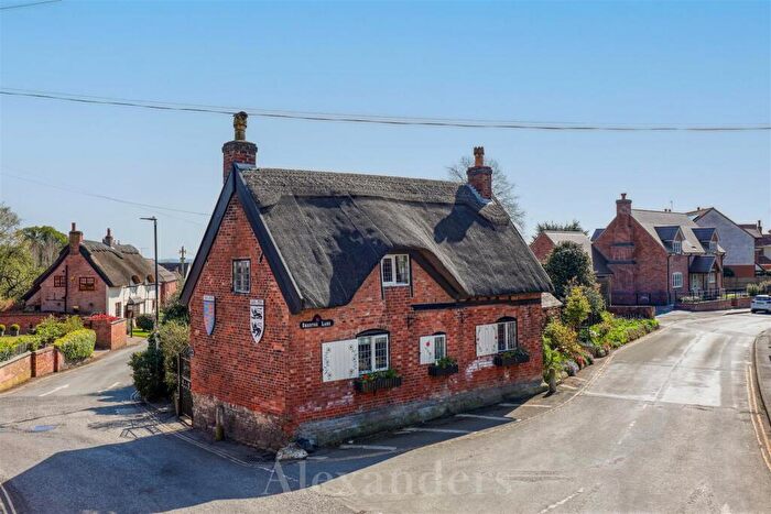 2 Bedroom Cottage For Sale In Shenton Lane, Market Bosworth, CV13