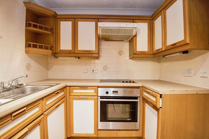 1 Bedroom Apartment For Sale In Brandreth Court, Harrow, HA1