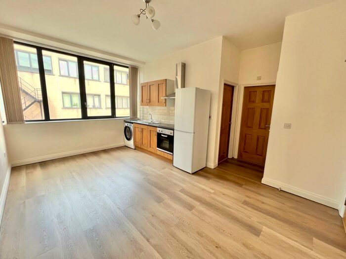 1 Bedroom Apartment To Rent In Southgate House, Halifax, HX1