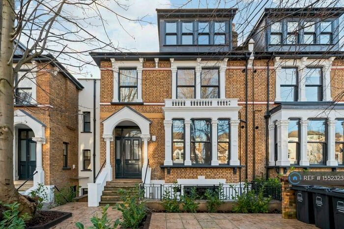 2 Bedroom Flat To Rent In Queens Drive, London, N4