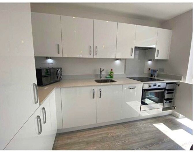 1 Bedroom Flat To Rent In Holmesley Road, WD6
