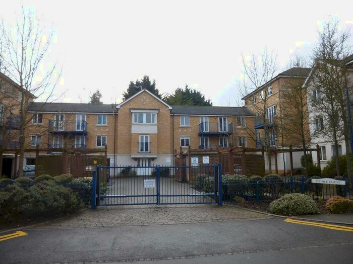 2 Bedroom Flat To Rent In West End Road, High Wycombe, HP11