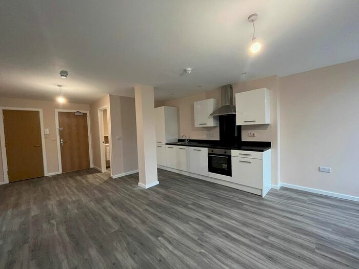 2 Bedroom Flat To Rent In Southwood House, Salford, M5