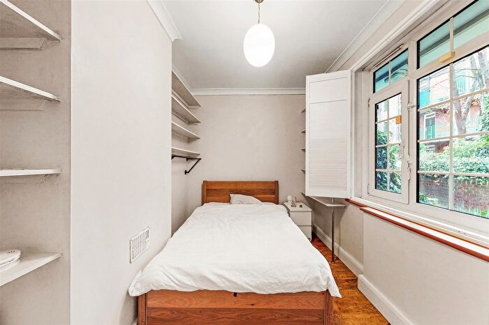 1 Bedroom Flat To Rent In Purbrook Estate, Tower Bridge, SE1