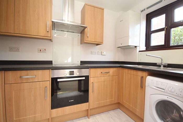 1 Bedroom Flat For Sale In Springwell Road, Tonbridge, TN9