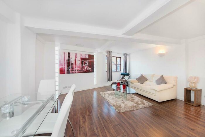 1 Bedroom Flat To Rent In Capstan Court, Wapping Wall, London, E1W