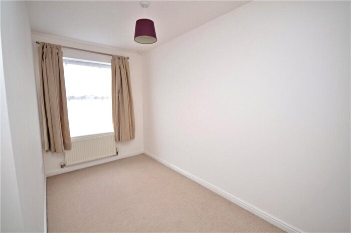 2 Bedroom Apartment To Rent In Malyon Close, CM7
