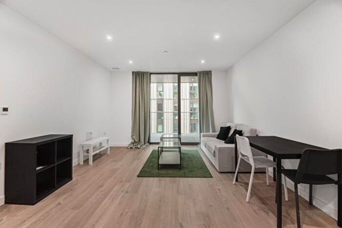 1 Bedroom Flat To Rent In Coster Avenue, Hackney, London, N4