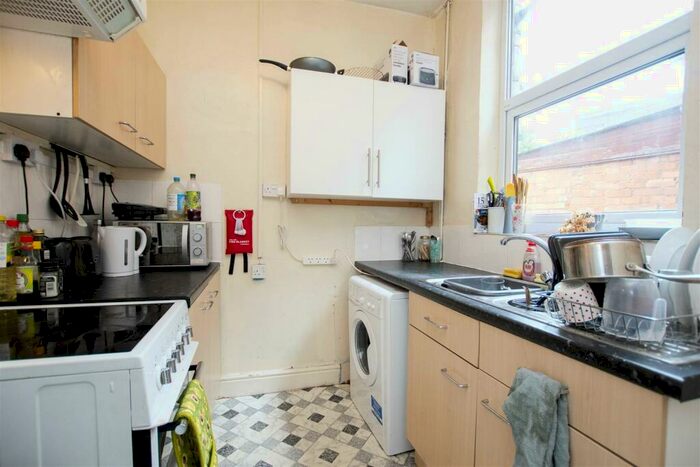 3 Bedroom House To Rent In Dawlish Road, Birmingham, B29