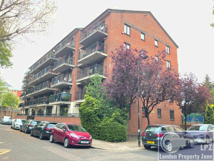 2 Bedroom Flat To Rent In Fletcher Street, Tower Hill, E1