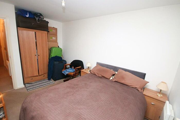 1 Bedroom Flat For Sale In Langcliffe Place, Stoneclough, Radcliffe, M26