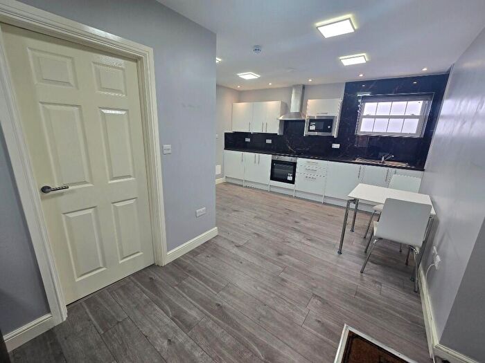 1 Bedroom Flat To Rent In The Burroughs, London, NW4