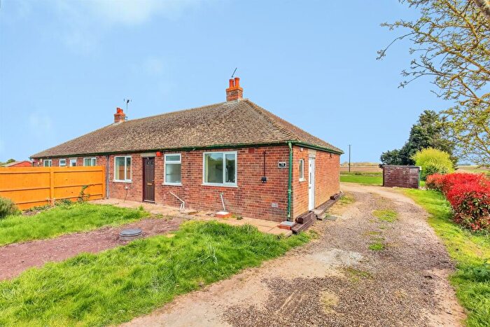 2 Bedroom Semi-Detached Bungalow For Sale In Glassmoor Bank, Pondersbridge, Peterborough, PE7