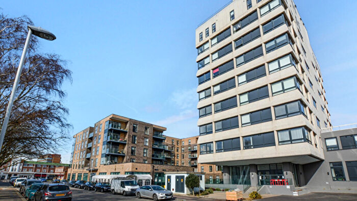 2 Bedroom Apartment To Rent In The Causeway, Worthing, BN12