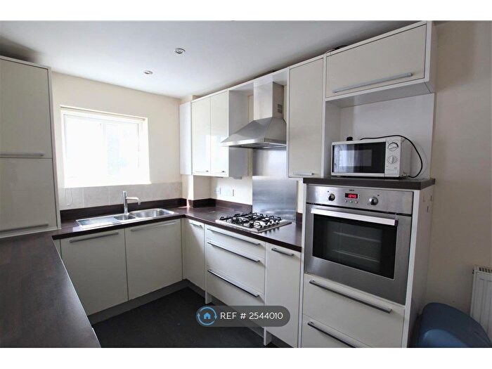2 Bedroom Flat To Rent In Leicester Court, Preston, PR1